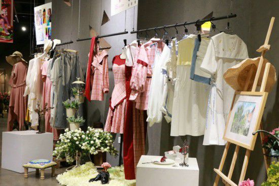 第二届浙江理工大学服装学院服装服饰零售合集暨大学生创新设计成果孵化汇报展成功举办